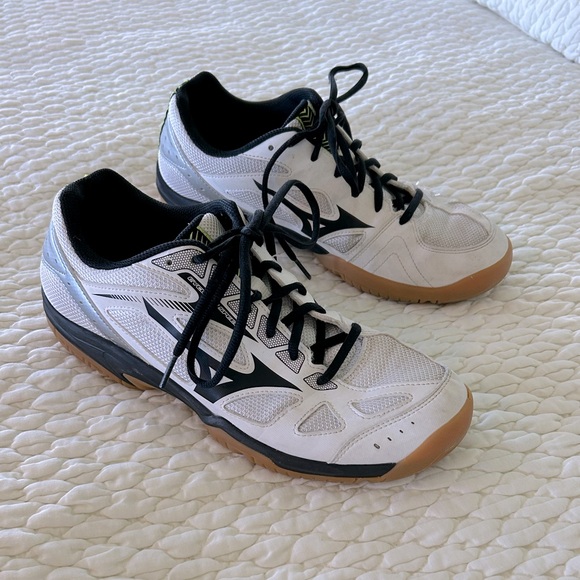 Mizuno volleyball shoes women size 11 - Picture 5 of 10